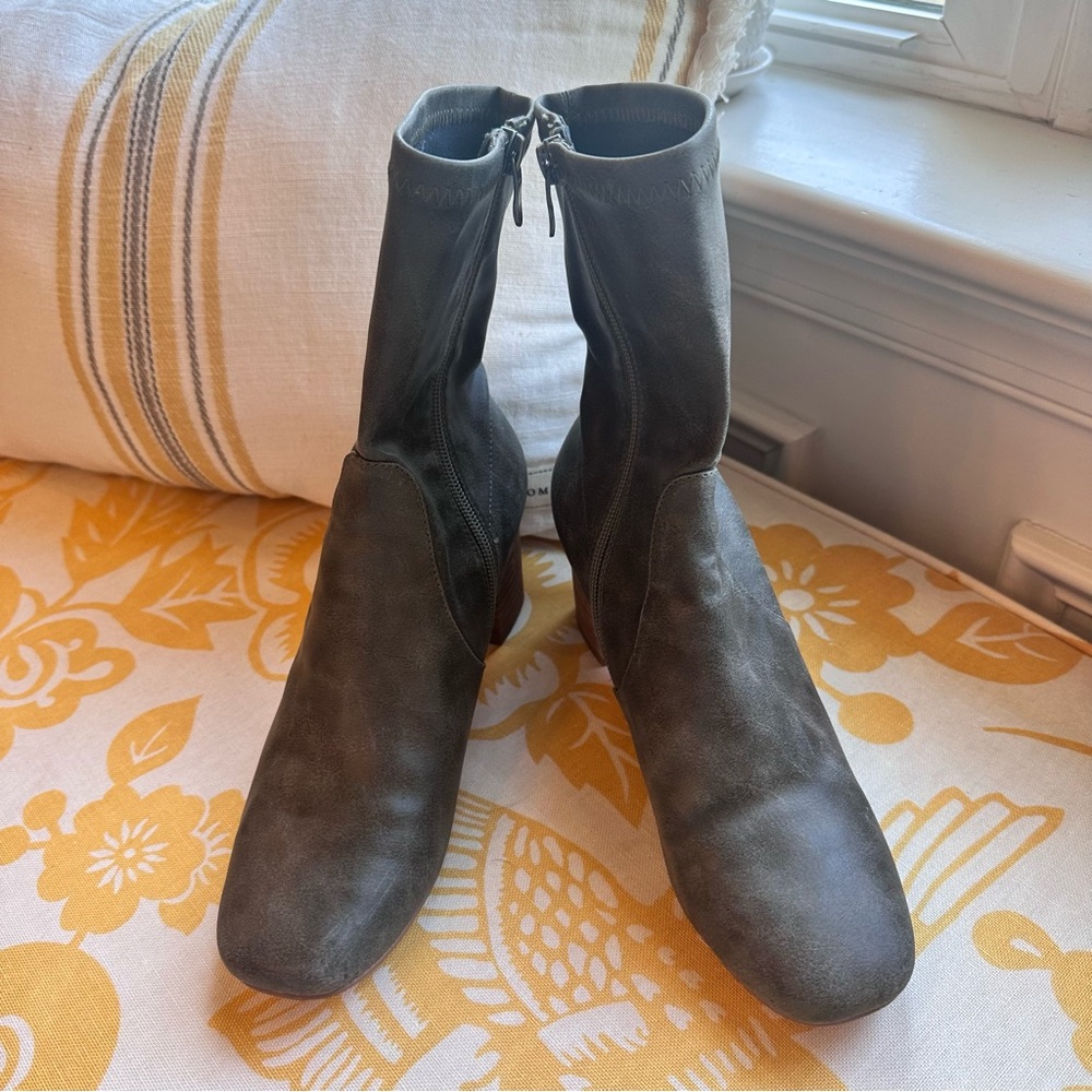 Silent D Cabre green gray leather ankle boot stacked wooden heel sz 38